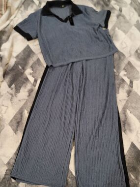 Grey Two-Piece Textured Lounge Set with Black Trim